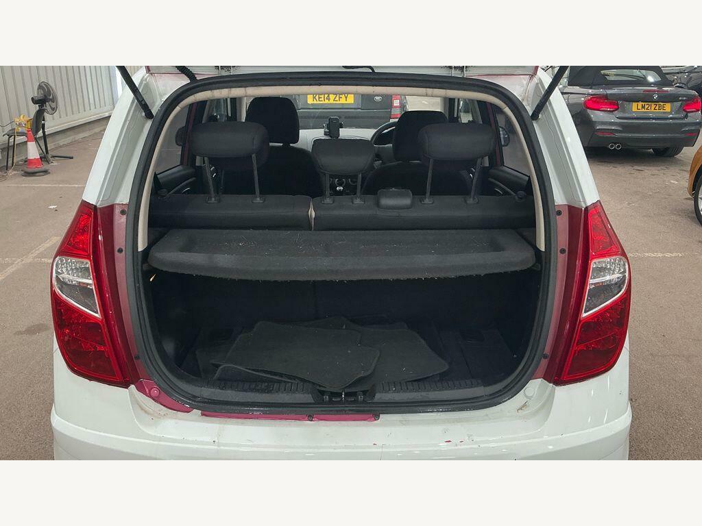Hyundai I10 Active White #9