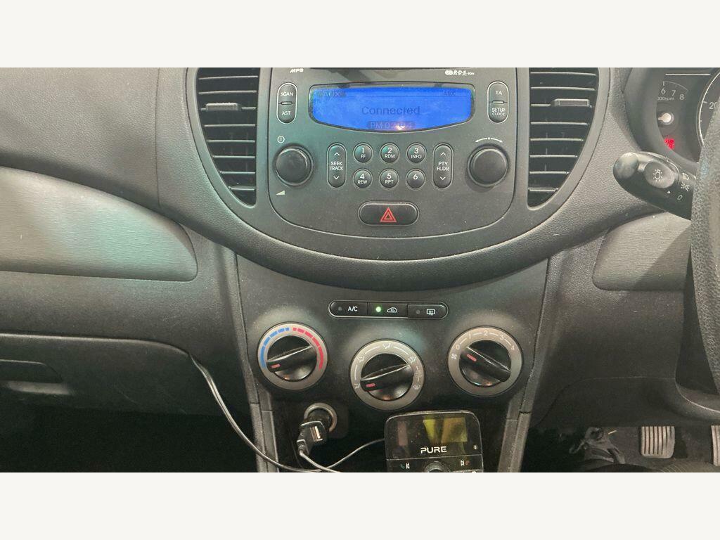 Hyundai I10 Active White #13
