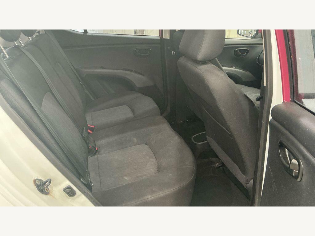 Hyundai I10 Active White #10
