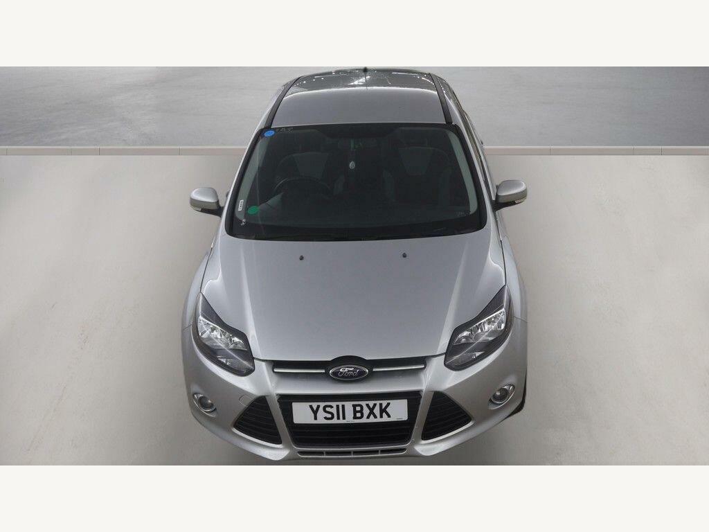 Ford Focus Zetec White #8