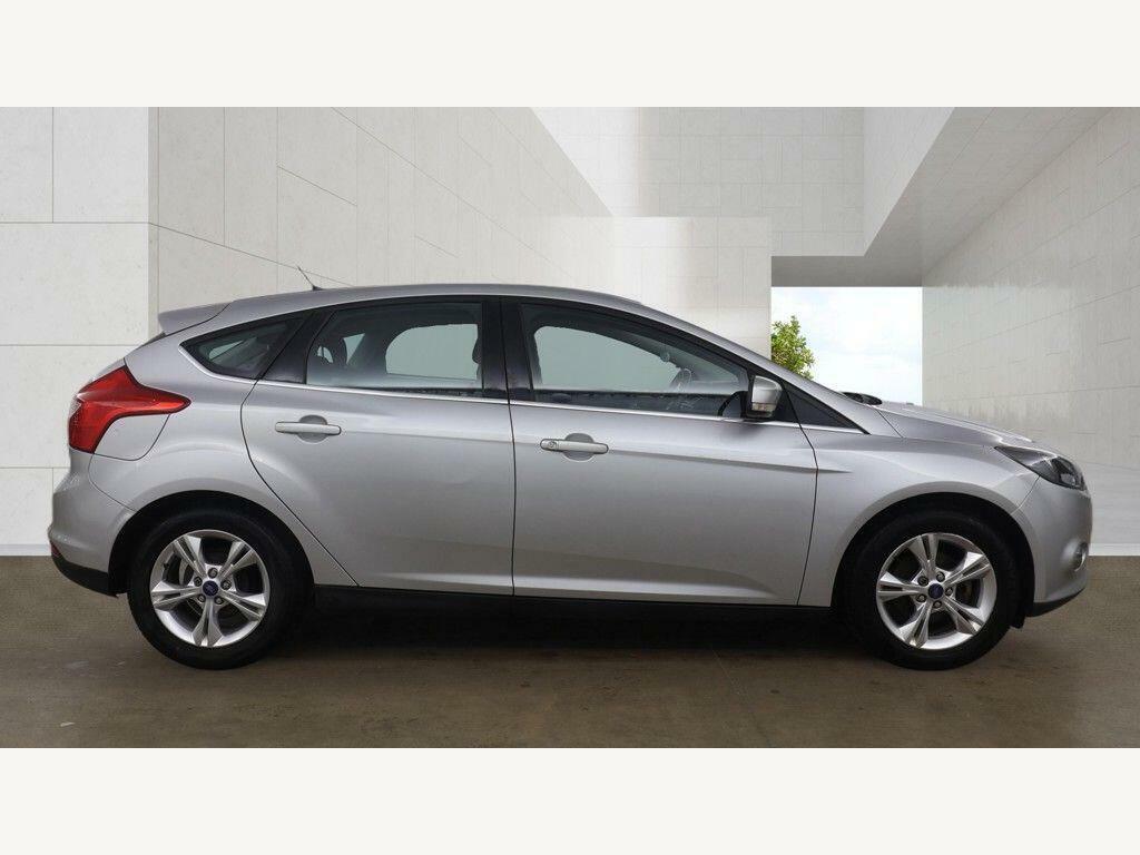 Ford Focus Zetec White #5