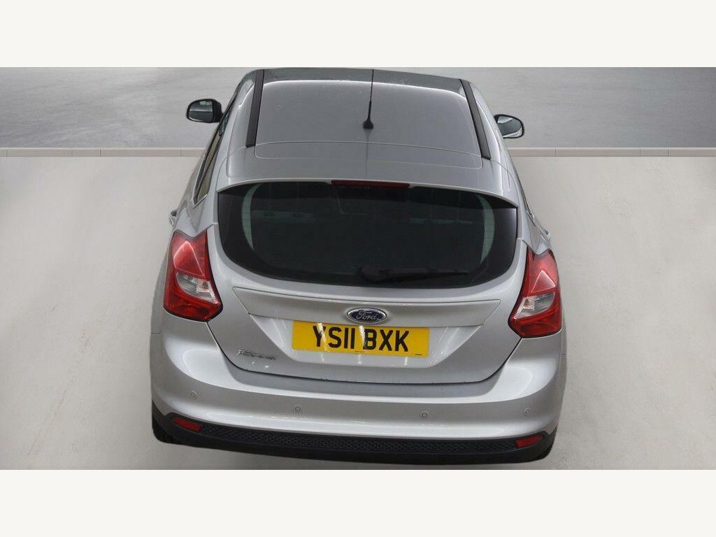 Ford Focus Zetec White #7
