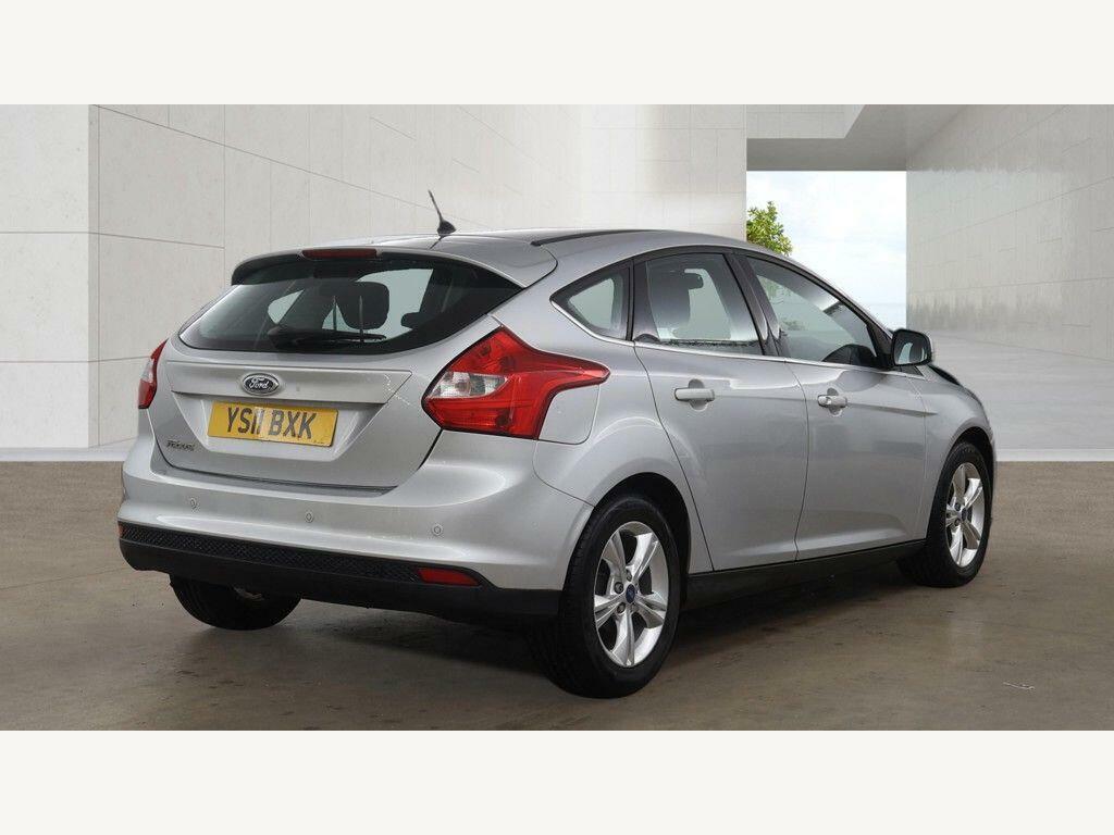 Ford Focus Zetec White #4
