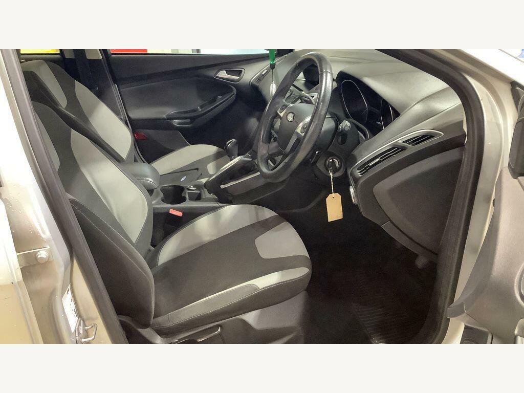 Ford Focus Zetec White #2