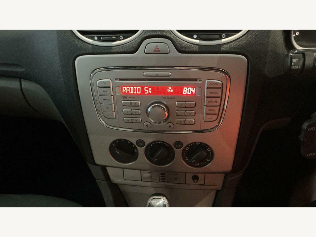 Ford Focus Focus Zetec S 136 Tdci S-a White #10