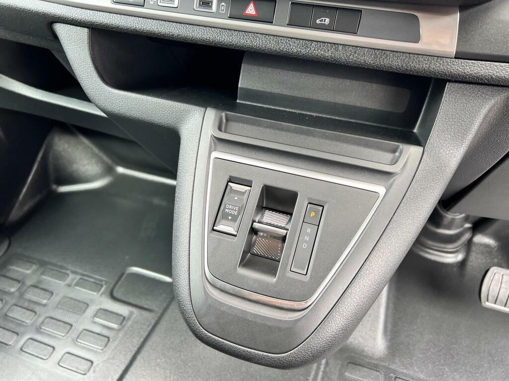 Peugeot E-Expert E 1000 50Kwh Professional Compact Panel Van 6Dr El White #37