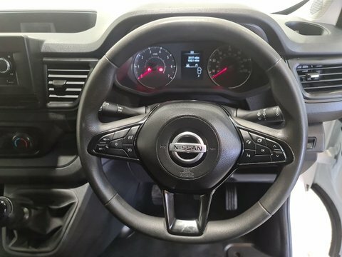 Nissan Primastar Acenta White #14
