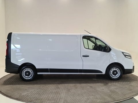 Nissan Primastar Acenta White #10