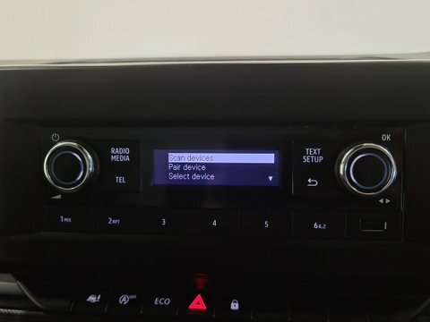 Nissan Primastar Acenta White #22