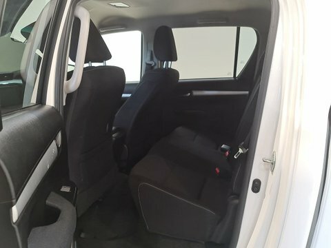 Toyota HILUX 2.4 D-4d Icon #6