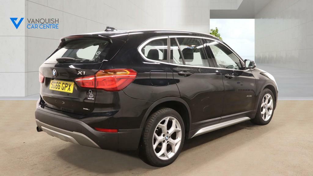 BMW X1 Xline Black #3