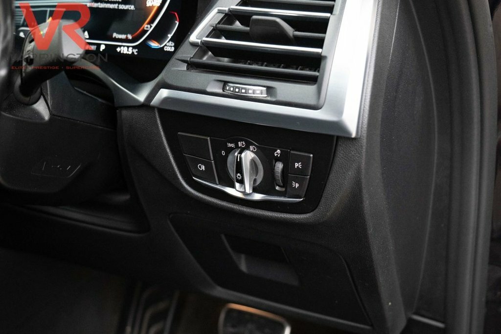 BMW X4 X4 M40d Black #12