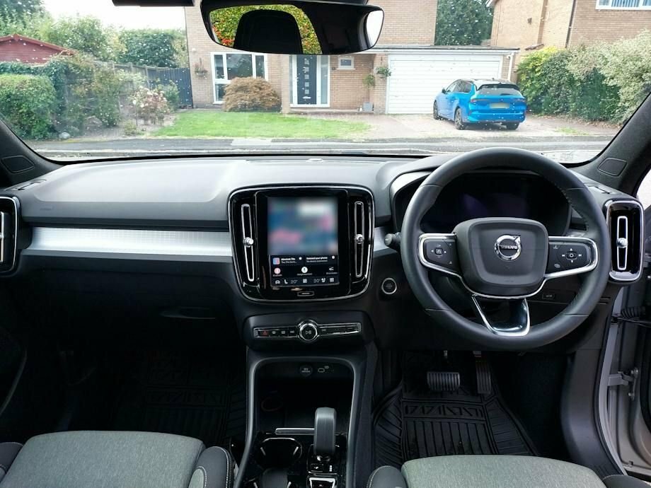 Volvo XC40 2L Plus Dark Silver #2