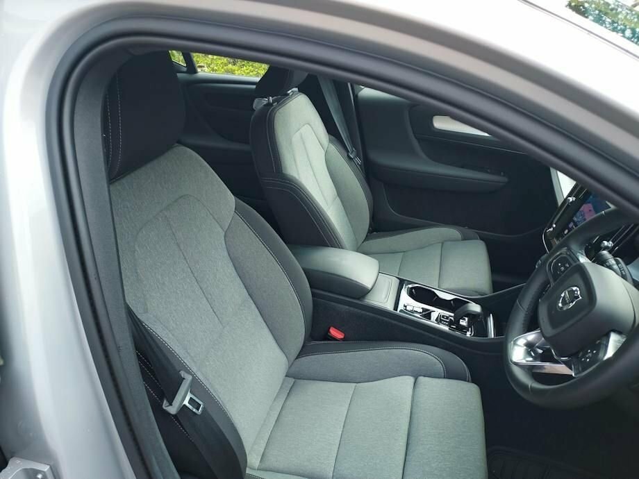 Volvo XC40 2L Plus Dark Silver #3