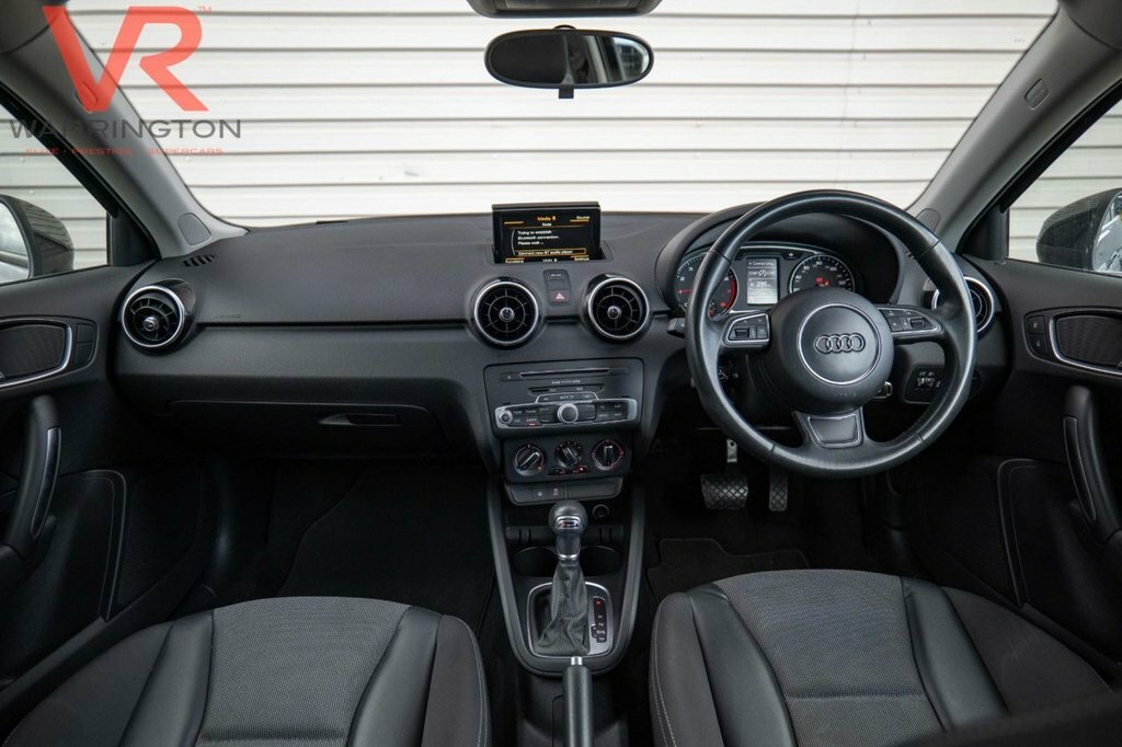 Audi A1 1L Sport Black #2
