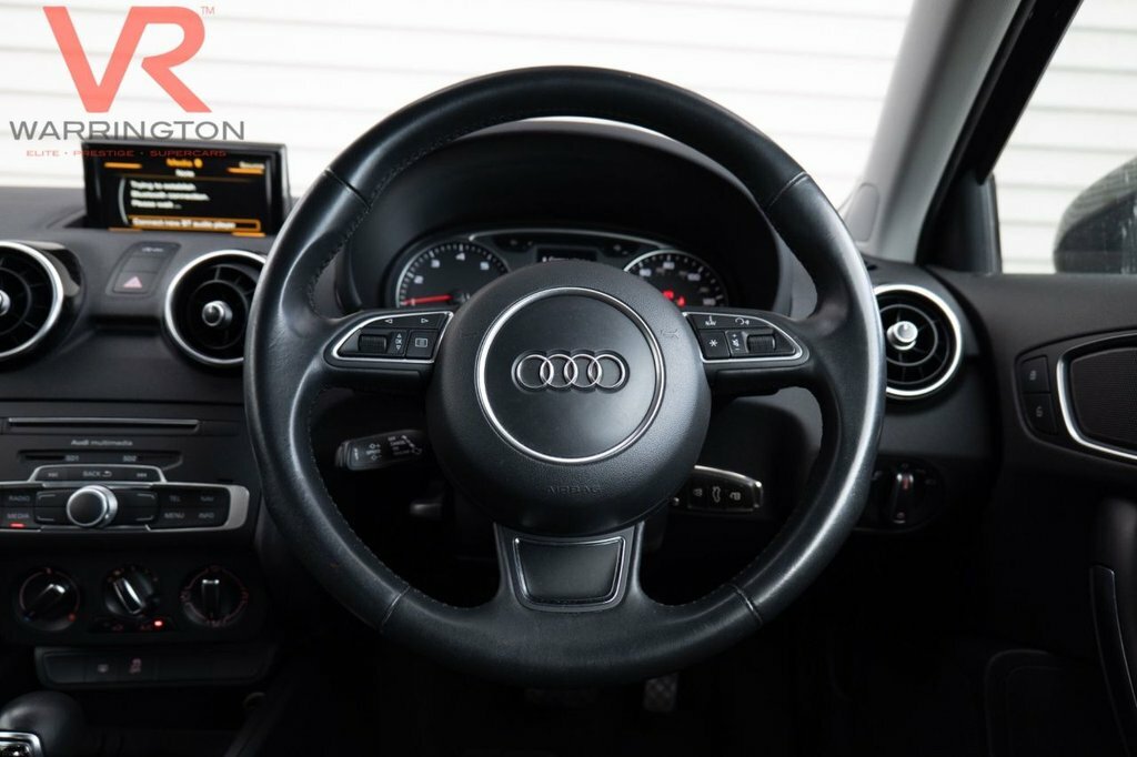 Audi A1 1L Sport Black #6
