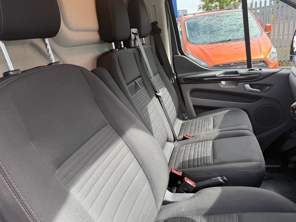 Ford Transit Custom 2.0 Ecoblue 170Ps Low Roof Dcab Sport Van Black #16