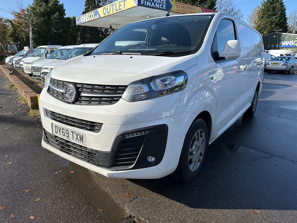 Vauxhall Vivaro 1.5 Turbo D 2900 Sportive Panel Van Man White #2