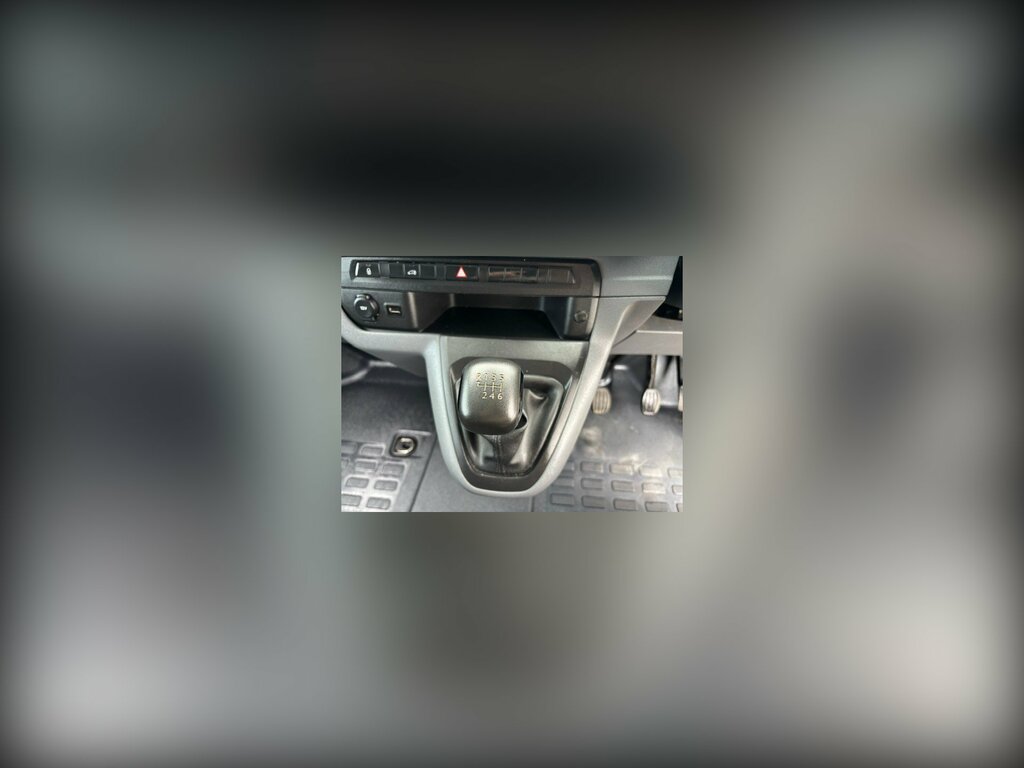 Vauxhall Vivaro Mpv White #10