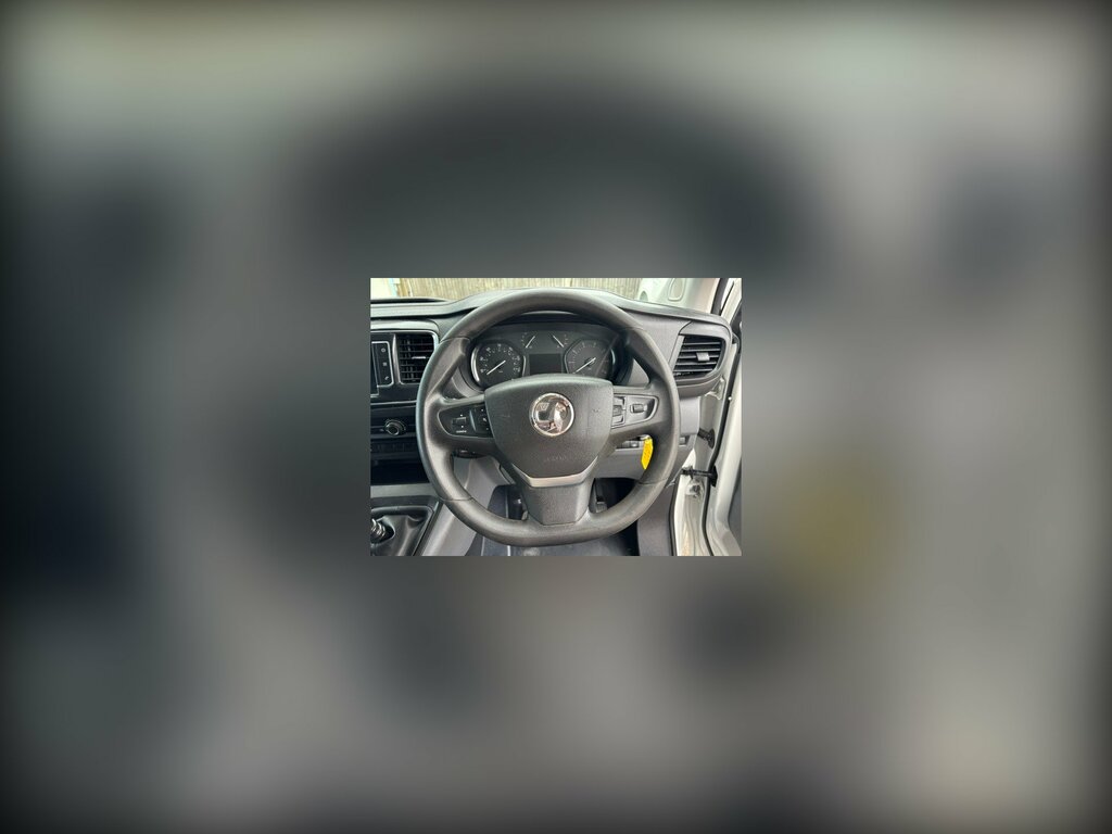 Vauxhall Vivaro Mpv White #14