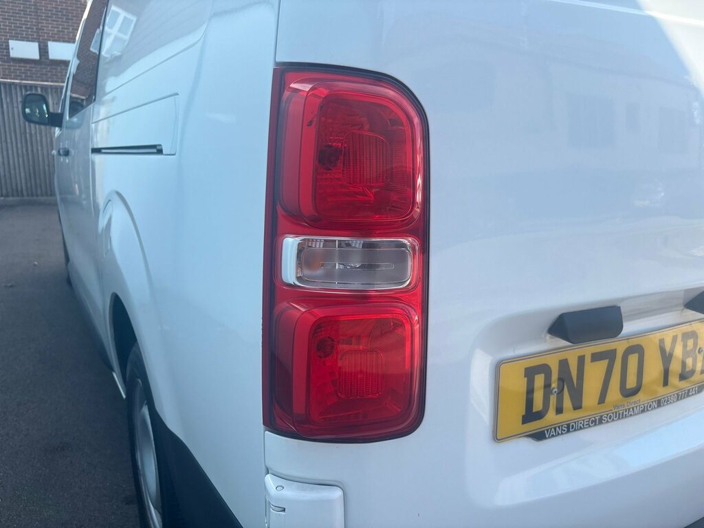 Vauxhall Vivaro 2.0 Turbo D 3100 Edition Crew Van Double Cab D White #3
