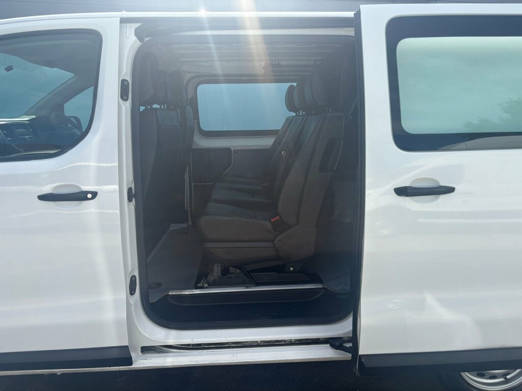 Vauxhall Vivaro 2.0 Turbo D 3100 Edition Crew Van Double Cab D White