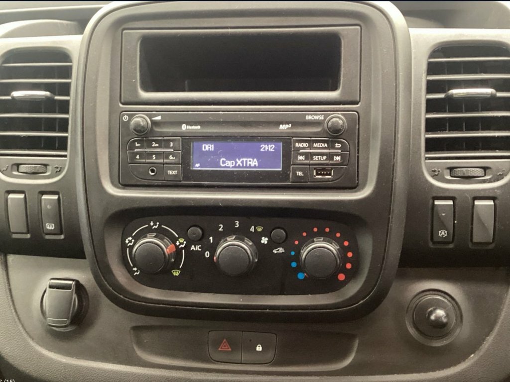 Vauxhall Vivaro Mpv Silver #3