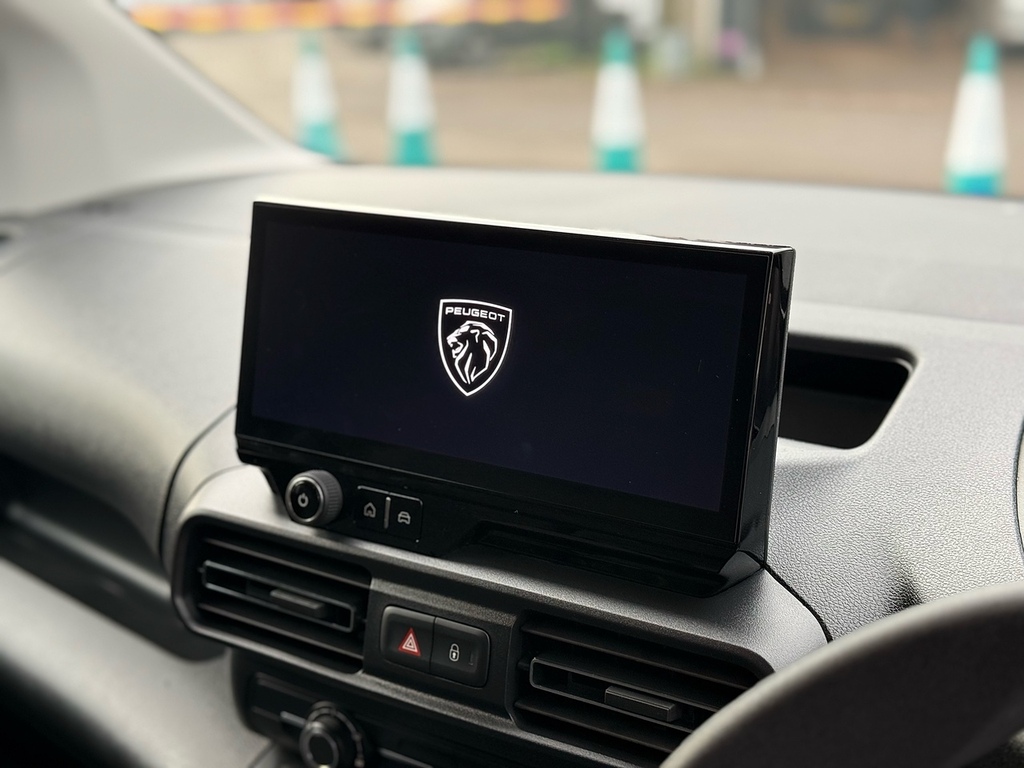 Peugeot Partner M 1.5 Bluehdi Black #18
