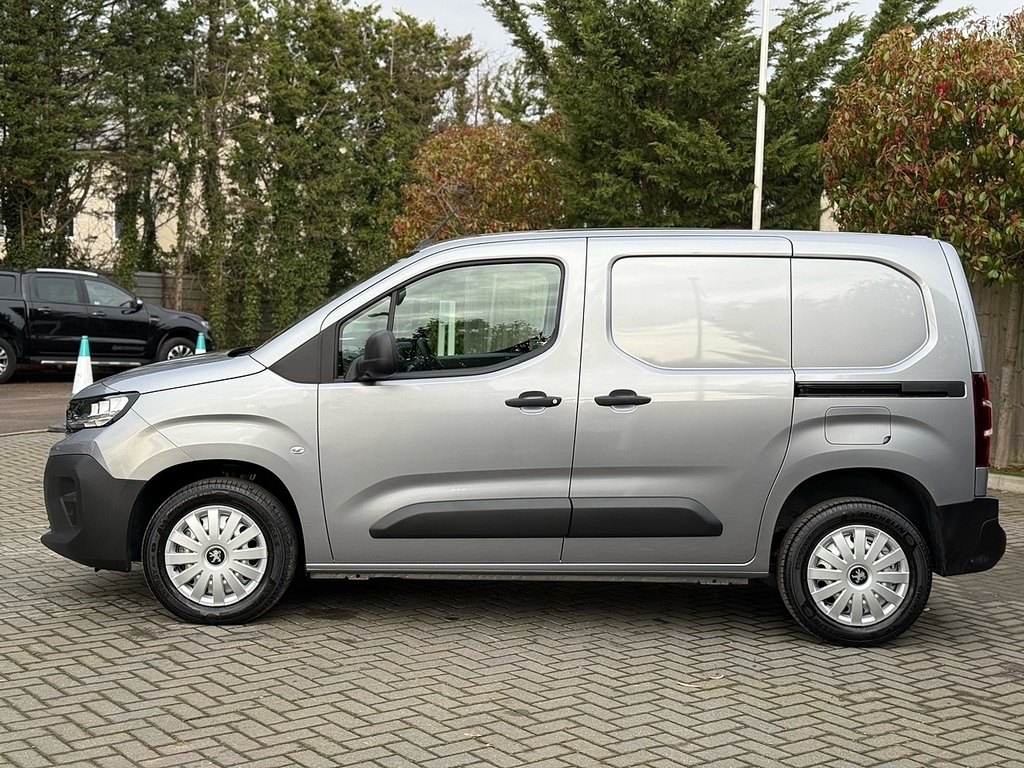 Peugeot Partner M 1.5 Bluehdi Black #12