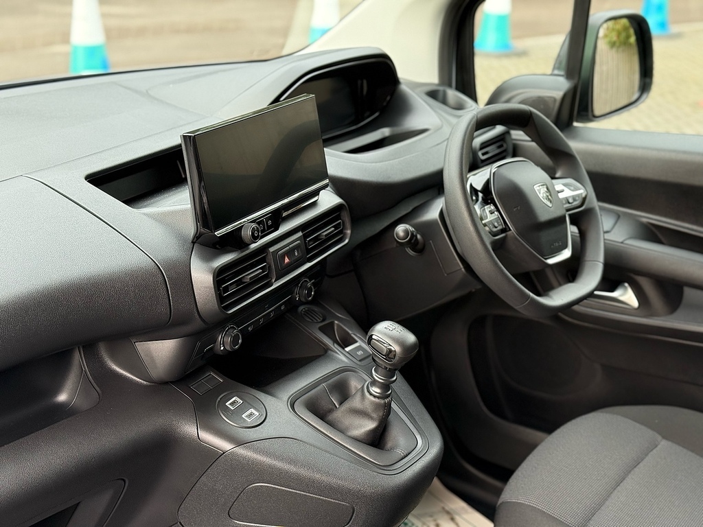 Peugeot Partner M 1.5 Bluehdi Black #15