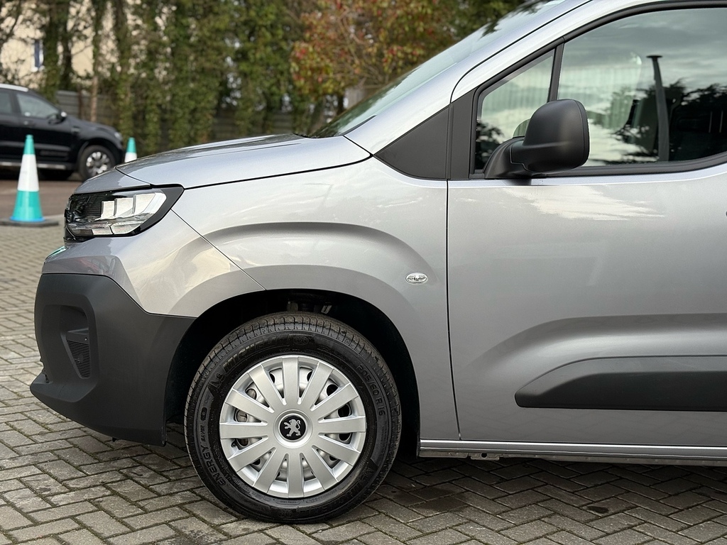 Peugeot Partner M 1.5 Bluehdi Black #9