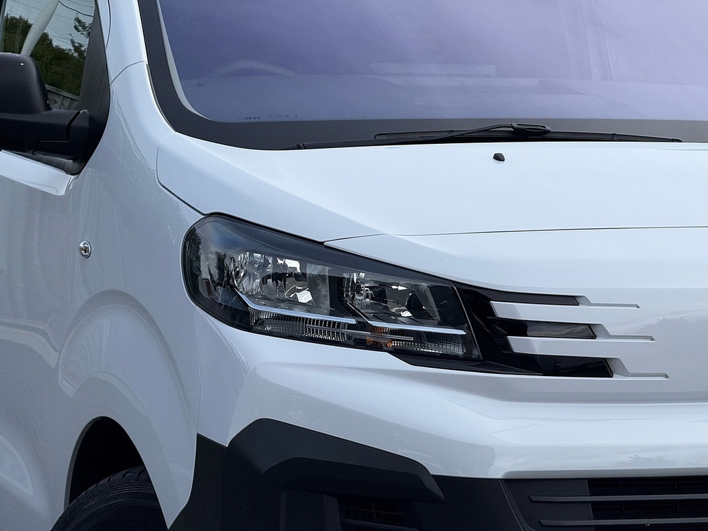 Peugeot Expert Mpv White #2