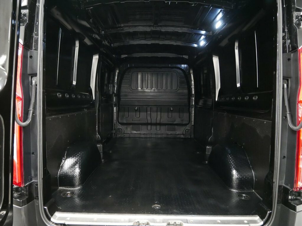 Maxus Deliver 9 2.0 D20 150Dropside White #21
