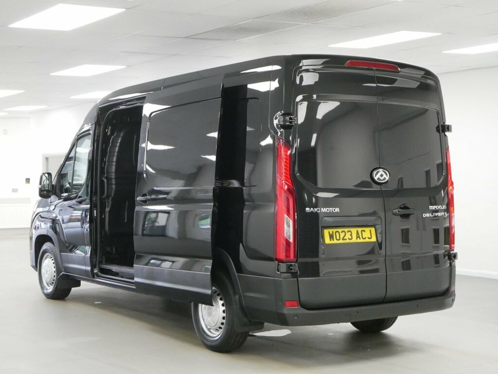 Maxus Deliver 9 2.0 D20 150Dropside White #19