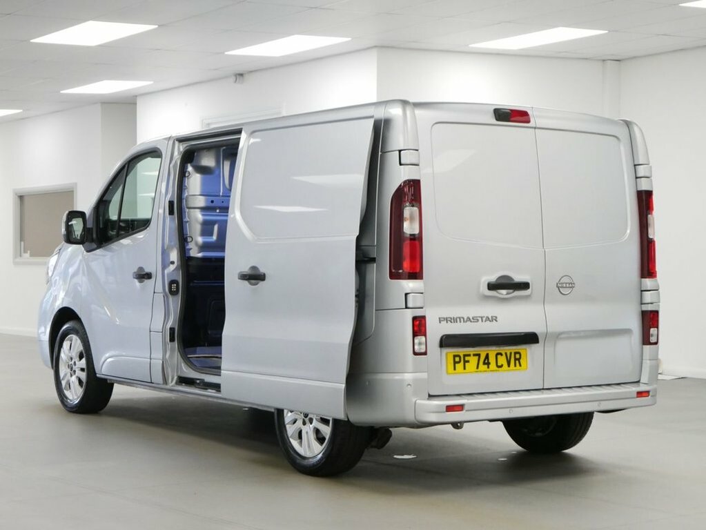 Nissan Primastar Acenta White #25