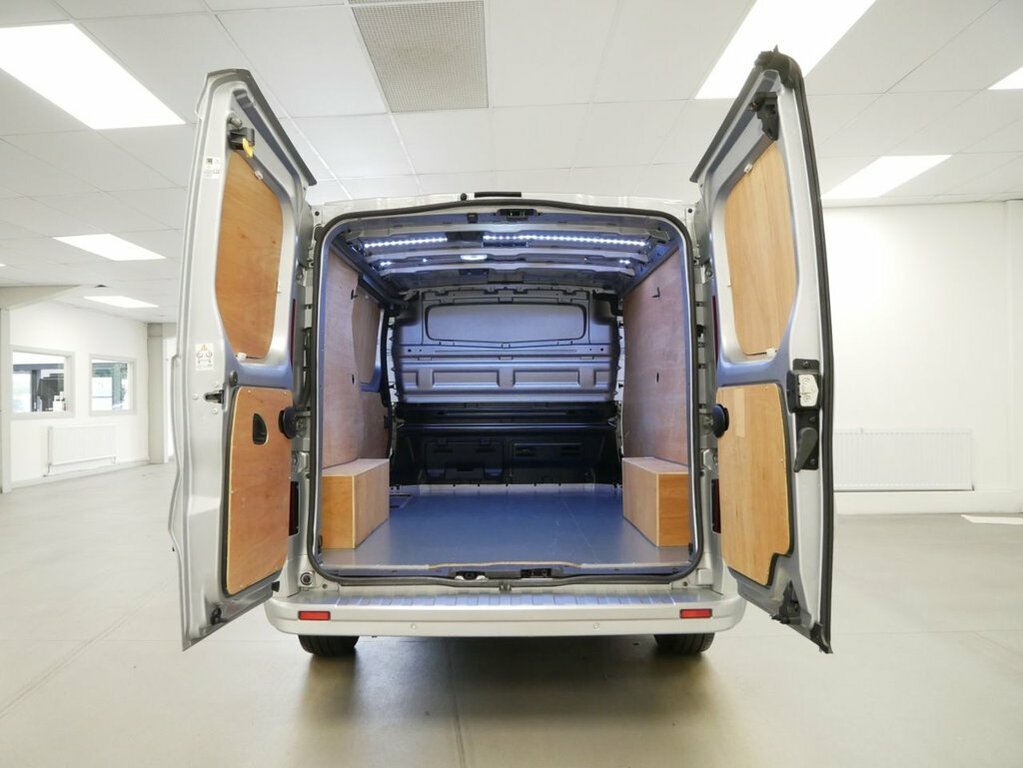 Nissan Primastar 2L 2.0 Dci 30 Tekna Panel Van L1 Grey #3