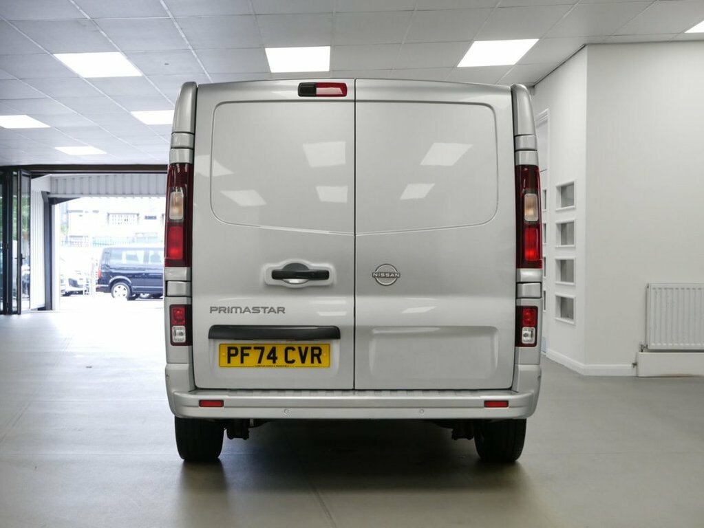 Nissan Primastar Acenta White #10