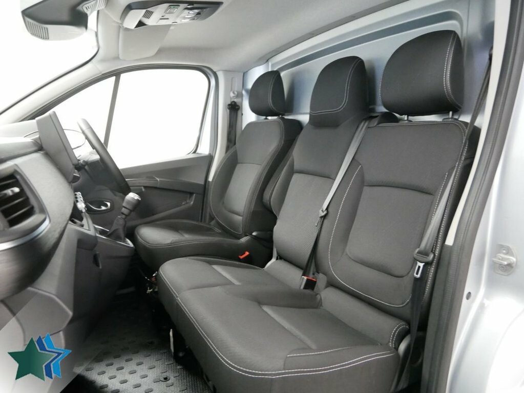 Nissan Primastar 2L 2.0 Dci 30 Tekna Panel Van L1 Grey #4
