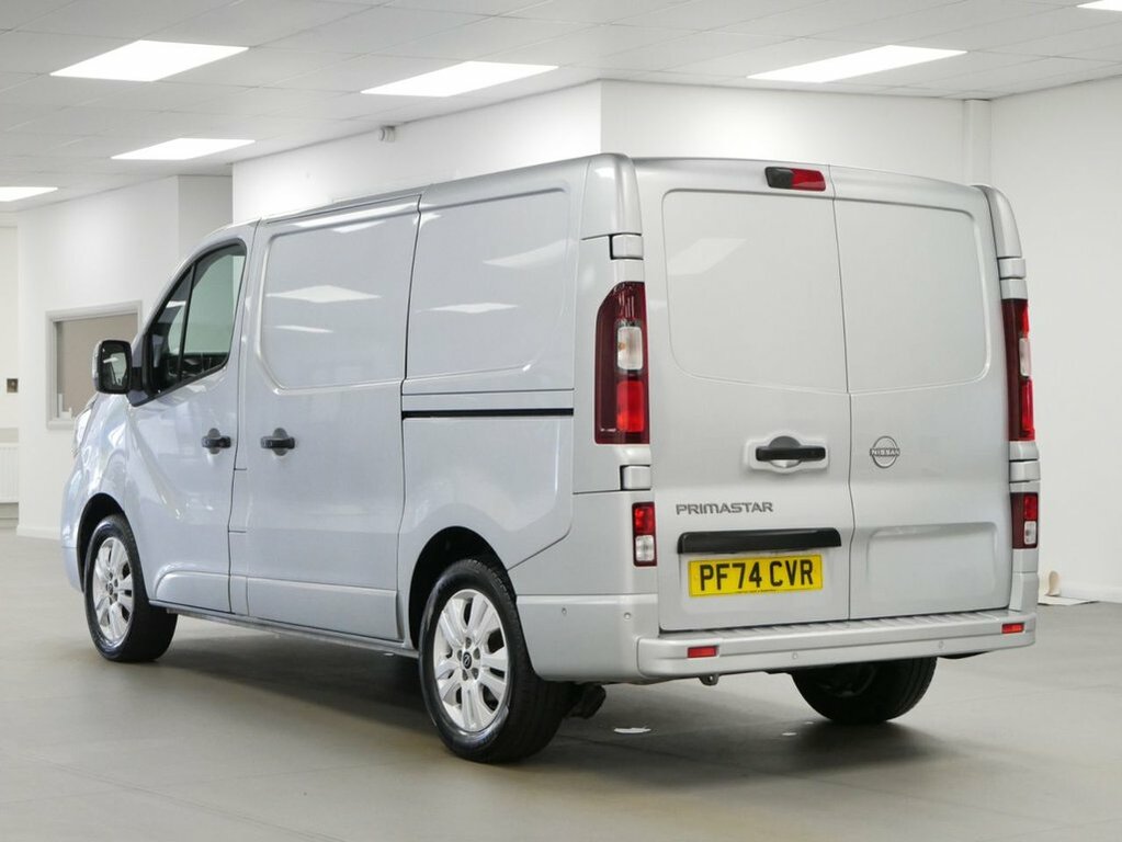 Nissan Primastar Acenta White #9