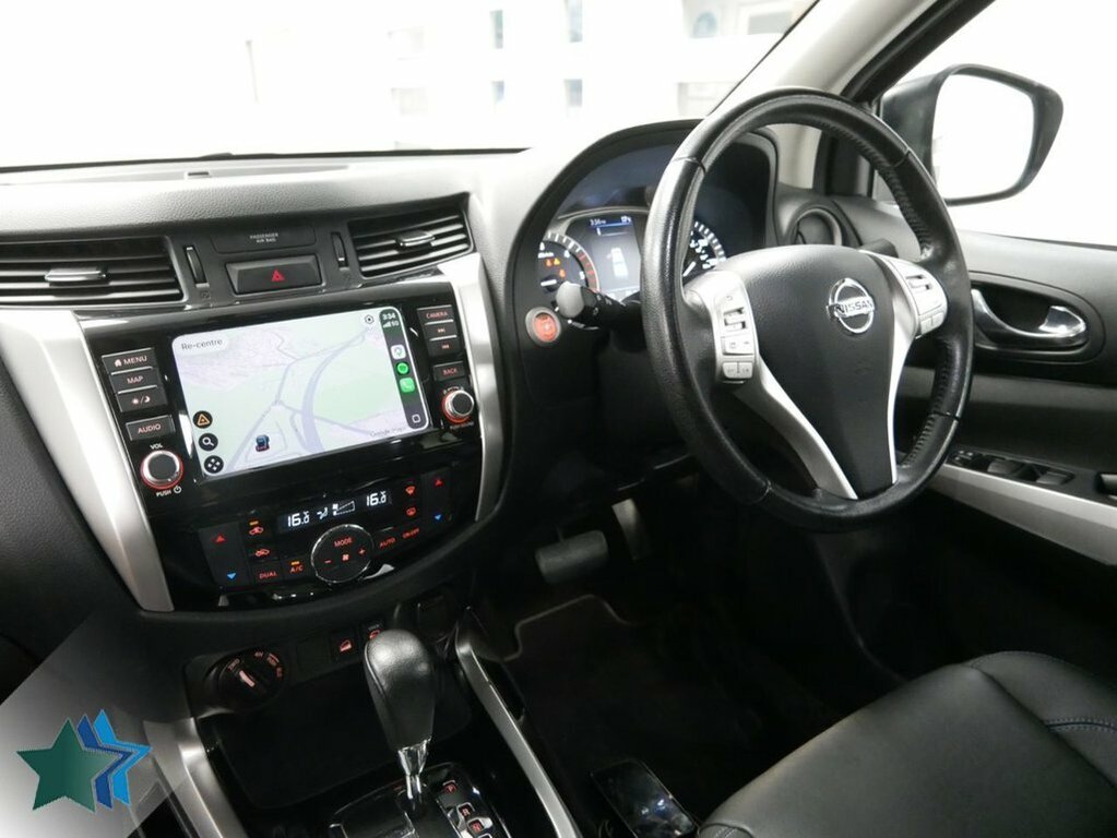 Nissan Navara 2.3L Dci N-guard Pickup Double Cab Black #5