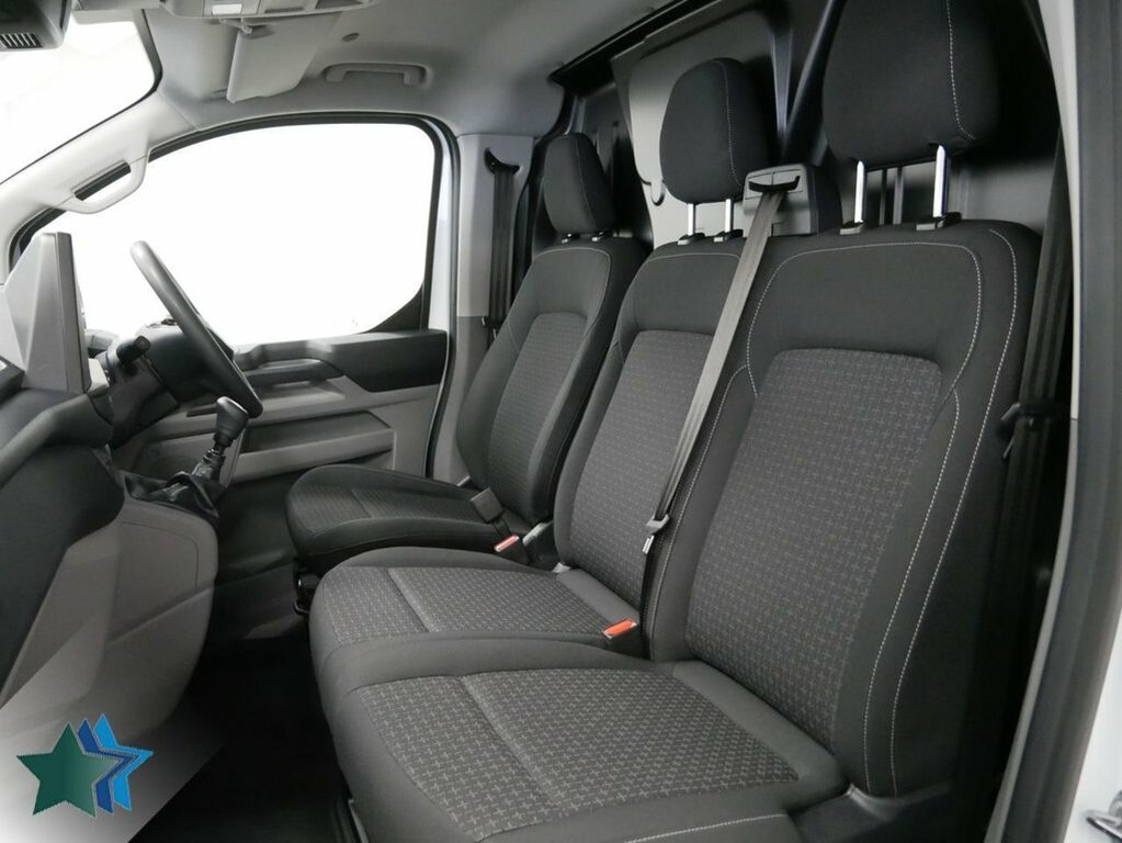 Ford Transit Custom 2L 2.0 320 Ecoblue Trend Panel Van Manu HV75OCX White #4