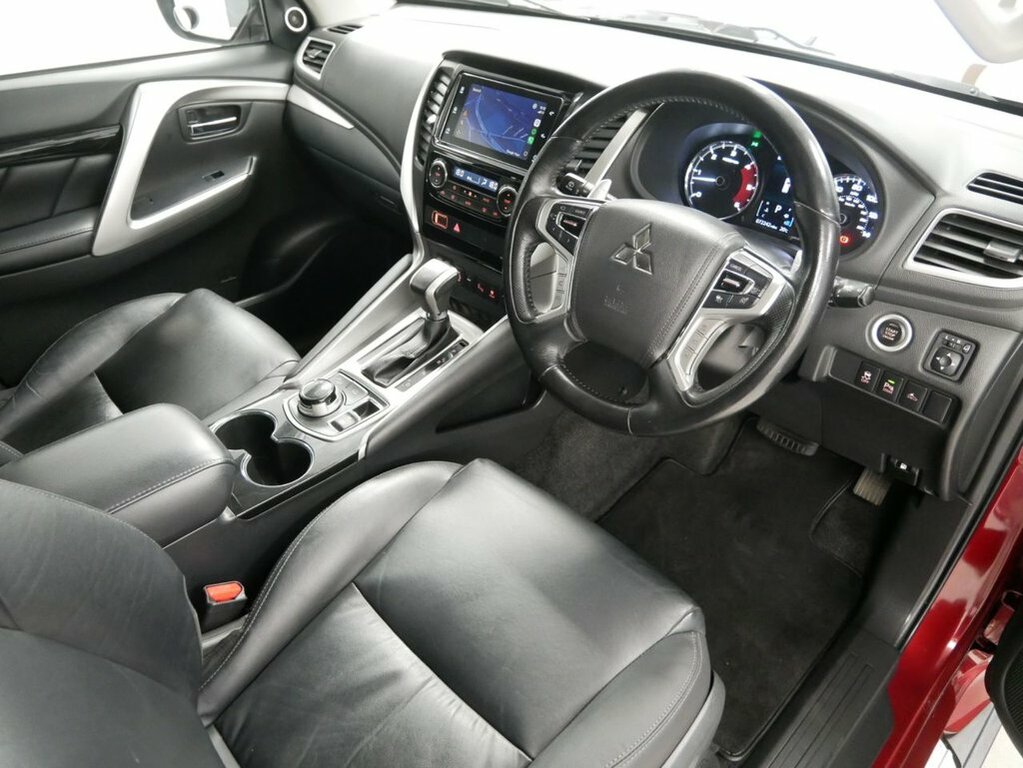 Mitsubishi Shogun Sport D 4 Brown #15