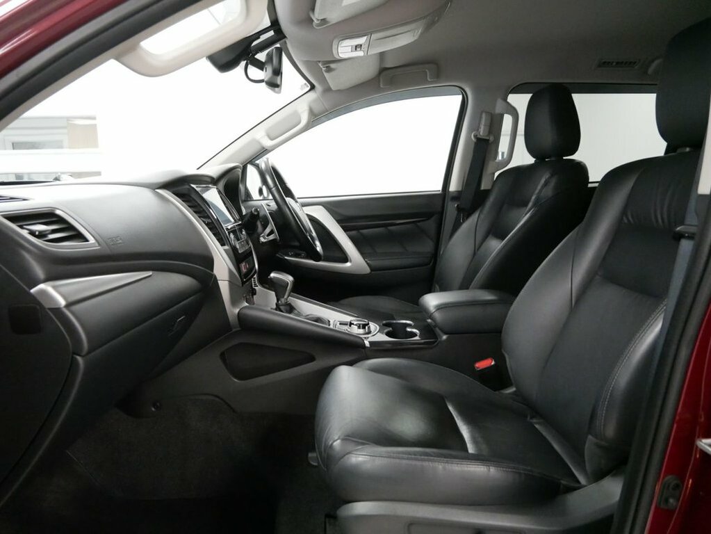 Mitsubishi Shogun Sport D 4 Brown #25