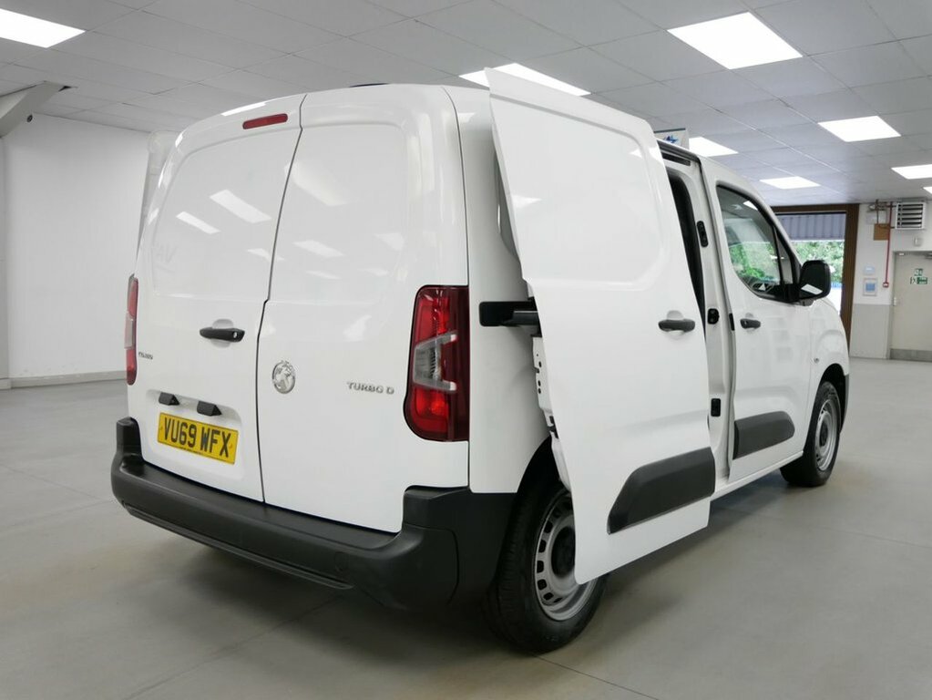 Vauxhall Combo 1.5 Turbo D 130 Energy White #21