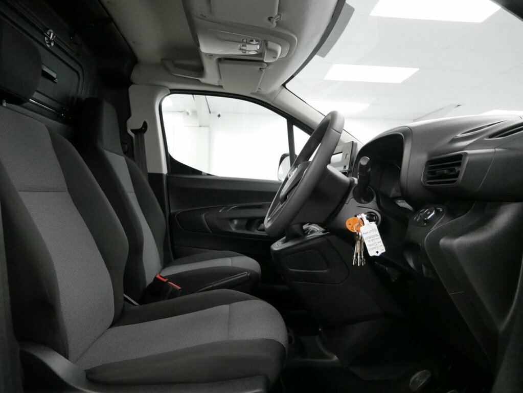 Vauxhall Combo 1.5 Turbo D 130 Energy White #13