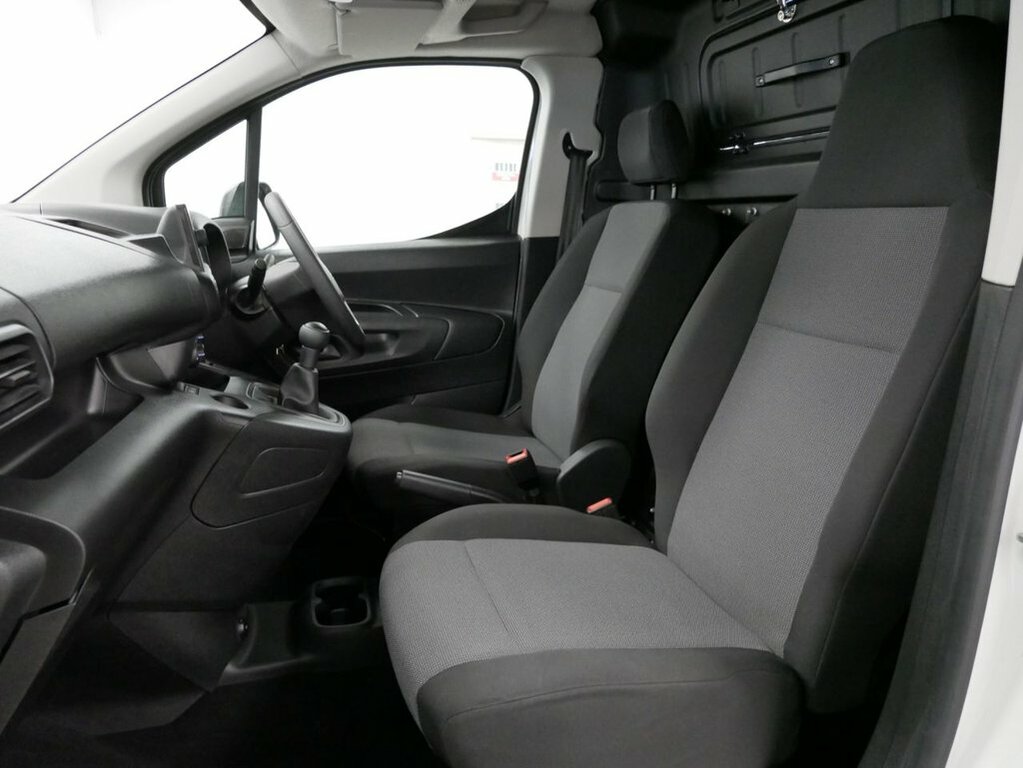Vauxhall Combo 1.5 Turbo D 130 Energy White #8