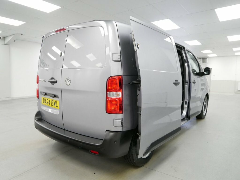 Vauxhall Vivaro Lwb L2h1 Low White #27