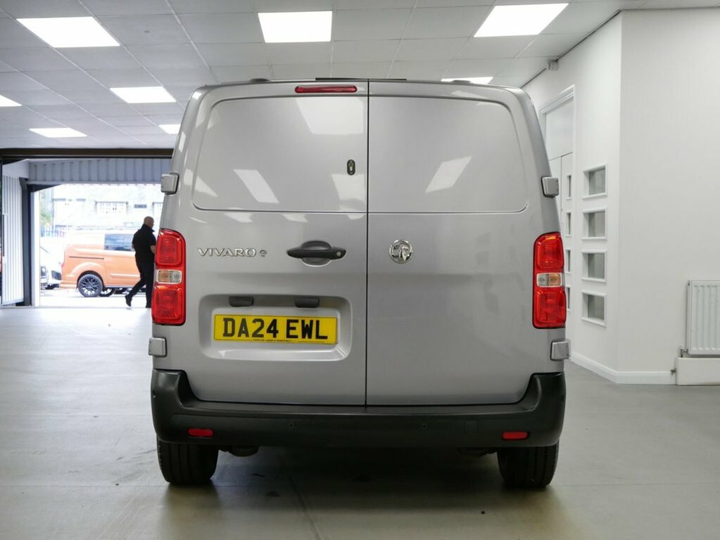 Vauxhall Vivaro Lwb L2h1 Low White #11