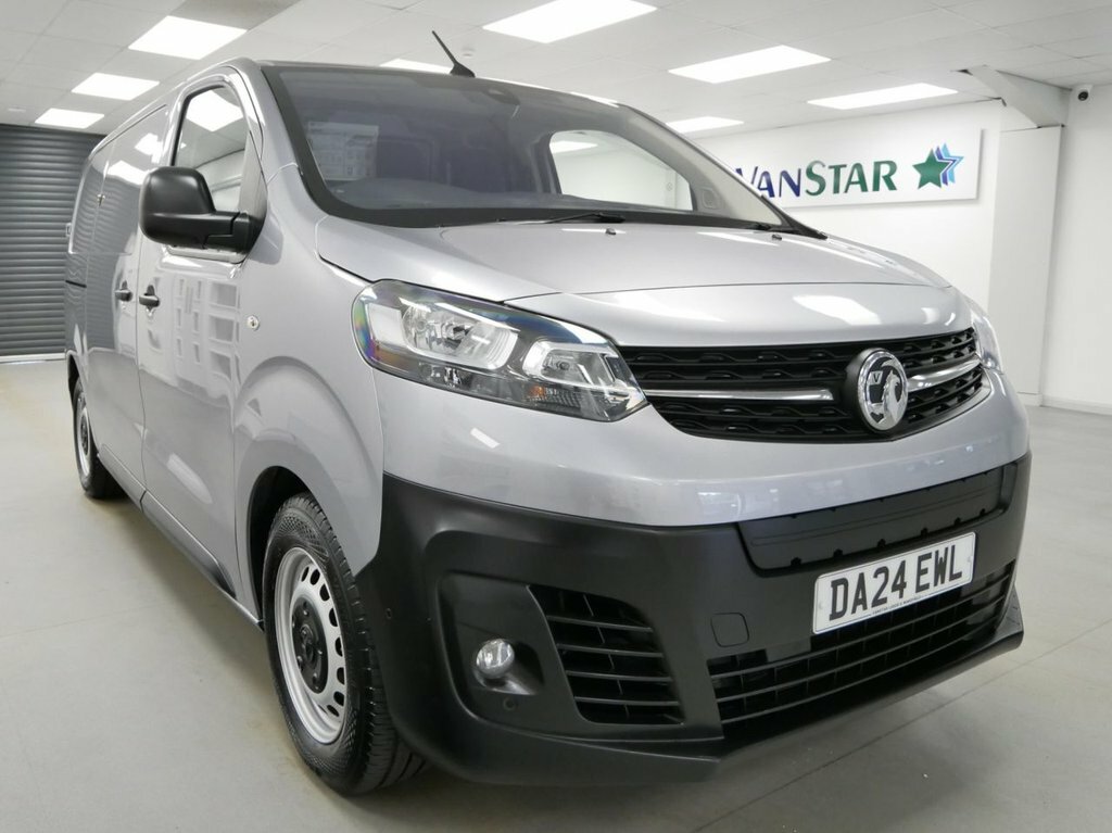 Vauxhall Vivaro Lwb L2h1 Low White #8