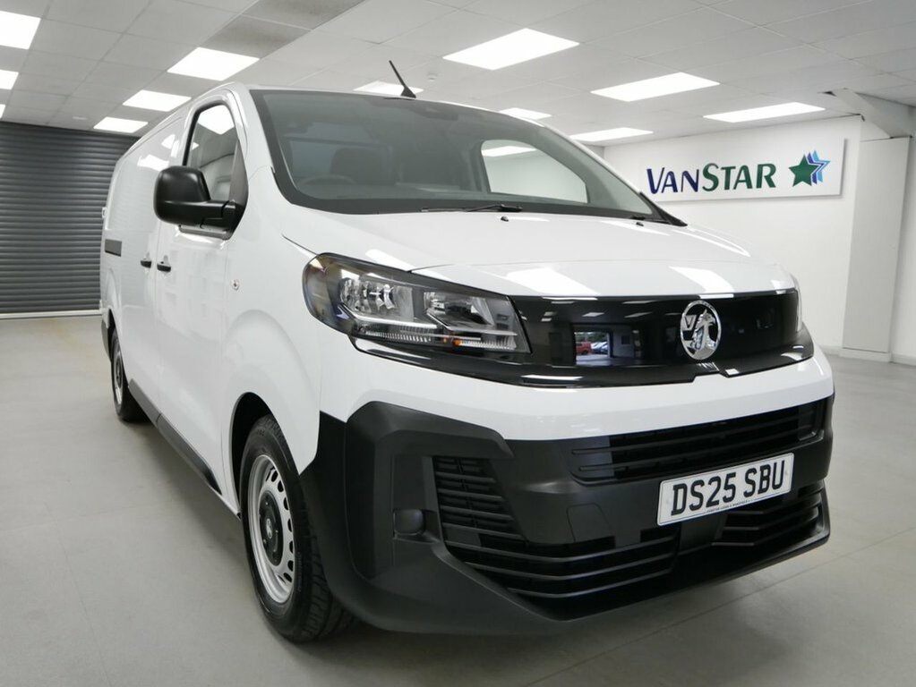 Vauxhall Vivaro Mpv White #6